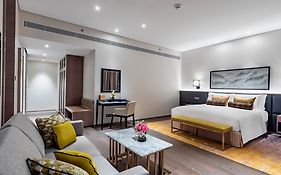 Taj Jumeirah Lakes Towers